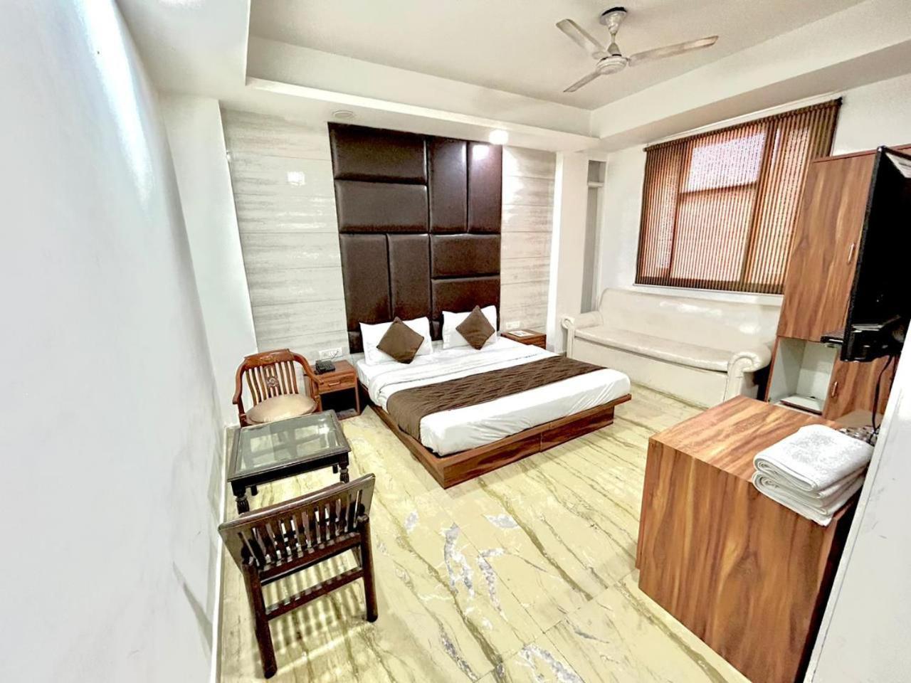 Hotel Spb 87 Near Karol Bagh Metro Station Delhi Экстерьер фото