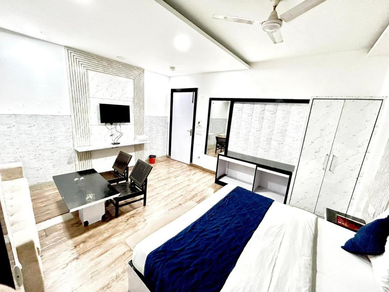 Hotel Spb 87 Near Karol Bagh Metro Station Delhi Экстерьер фото