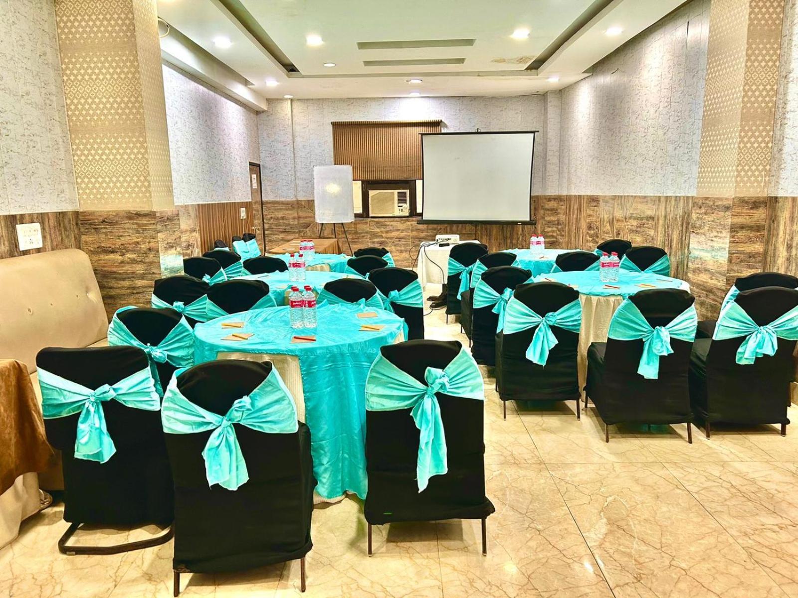 Hotel Spb 87 Near Karol Bagh Metro Station Delhi Экстерьер фото