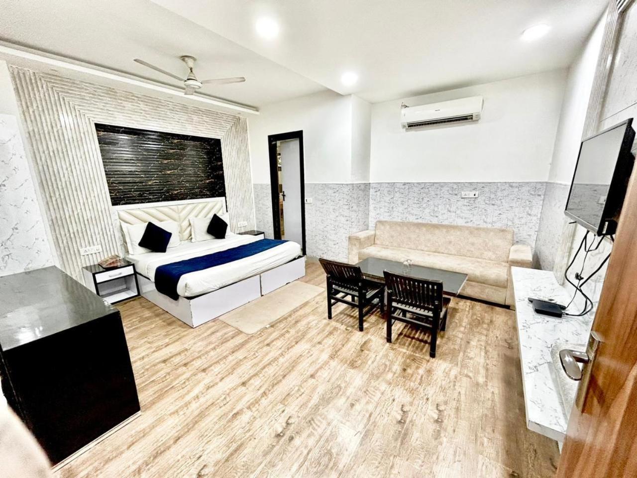 Hotel Spb 87 Near Karol Bagh Metro Station Delhi Экстерьер фото