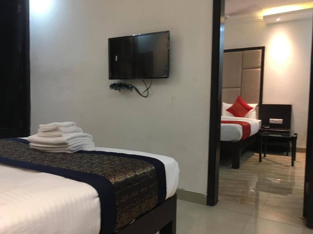 Hotel Spb 87 Near Karol Bagh Metro Station Delhi Экстерьер фото