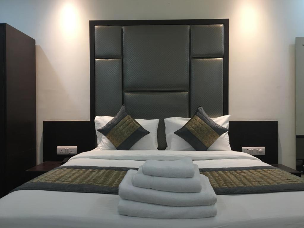 Hotel Spb 87 Near Karol Bagh Metro Station Delhi Экстерьер фото