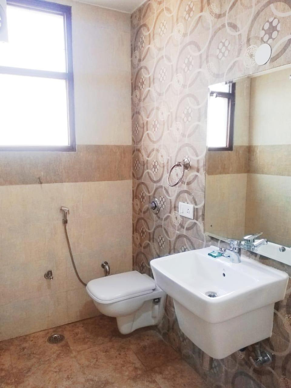 Hotel Spb 87 Near Karol Bagh Metro Station Delhi Экстерьер фото