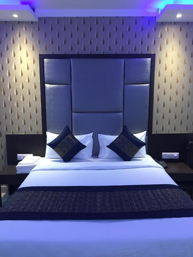Hotel Spb 87 Near Karol Bagh Metro Station Delhi Экстерьер фото