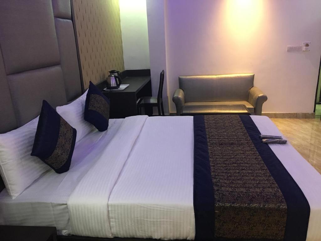 Hotel Spb 87 Near Karol Bagh Metro Station Delhi Экстерьер фото